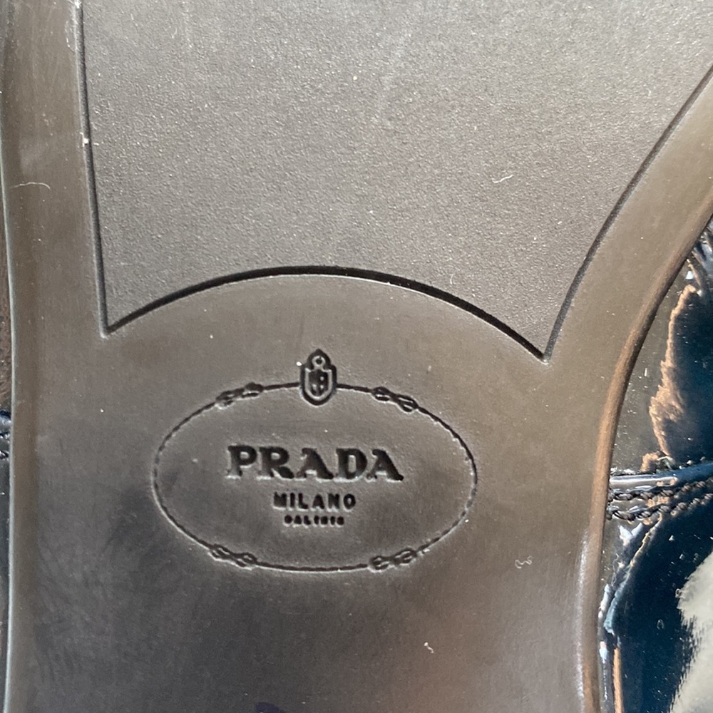 Like New Prada Patent Leather Jazz-style Shoes - Picture 10 of 12